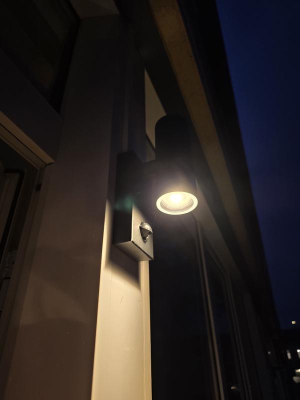 Lampe murale LED solar avec détecteur de mouvement V-tac VT-767-7 - 7W - 800 Lm - 4000K - noire - énergie solaire - Maison