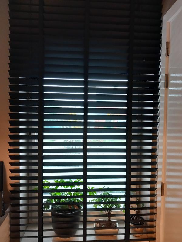 Paris Prix Store à Lamelles - 90x130cm Anthracite - Store compatible Velux - Rue du Commerce
