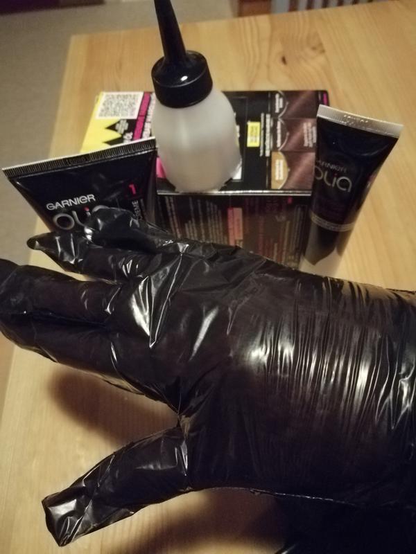 Leider sind bei Garnier die Handschuhe einfach zu eng, ich habe normal große Hände und bei anderen Marken keine Probleme