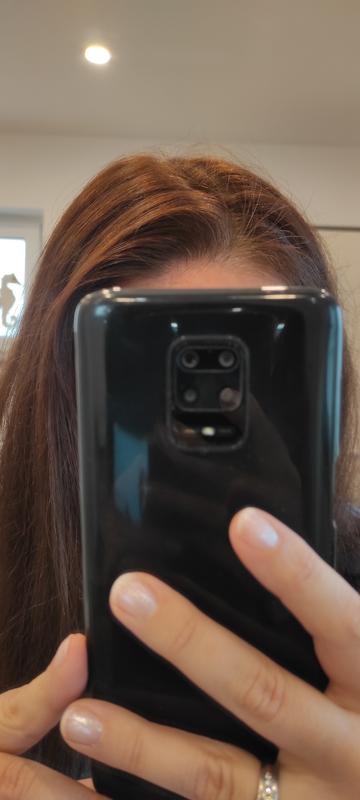 Nach dem Färben, man sieht noch graue Haaren