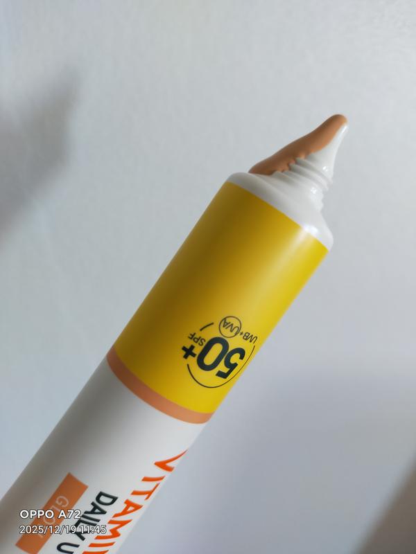 Garnier Vitamin C SPF50 Fluid Glow.