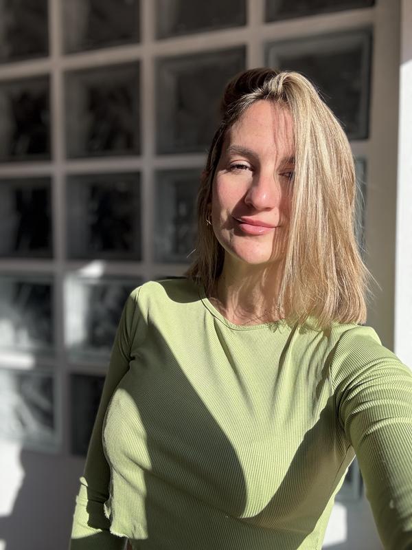 La clara transición de: un cabello sin serum y con el.