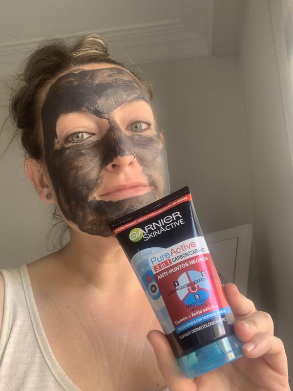 Yo y mi mascarilla de carbón garnier