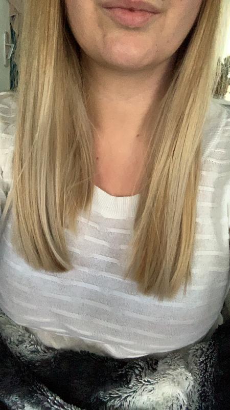 Cheveux parfaitement démêlés et nourrit