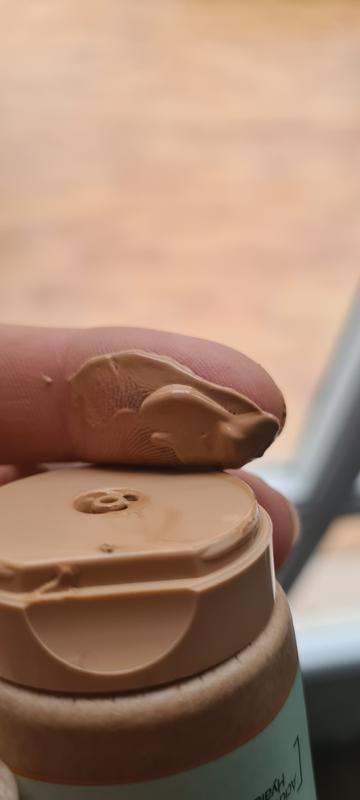 Teinte médium assez foncée pour peau bronzée