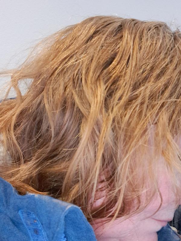 Mijn haren glanzen, helaas komt het op de foto niet goed over...Ik heb deze haarkleur van mezelf.
