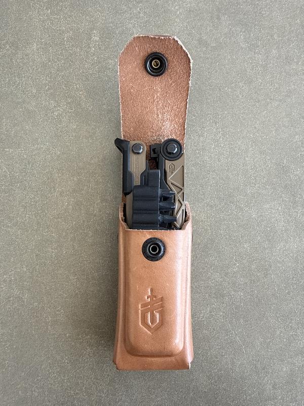 ブラウンベア・中・ Center-Drive - Bit Set, Coyote Brown Berry-Compliant Sheath