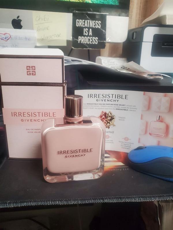 IRRESISTIBLE | GIVENCHY BEAUTY - EAU DE PARFUM ROSE VELVET | Givenchy Beauty