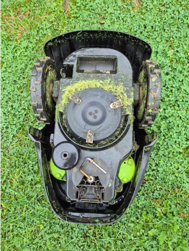 Robotic Lawn Mower for 300m² OPTIMOW S - Buy online at