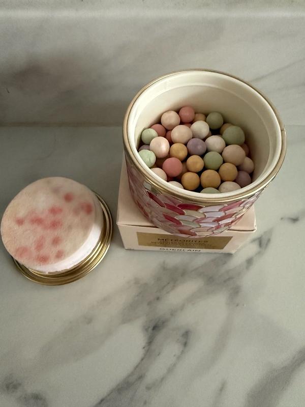 Météorites ⋅ Light-Revealing Pearls Of Powder ⋅ GUERLAIN