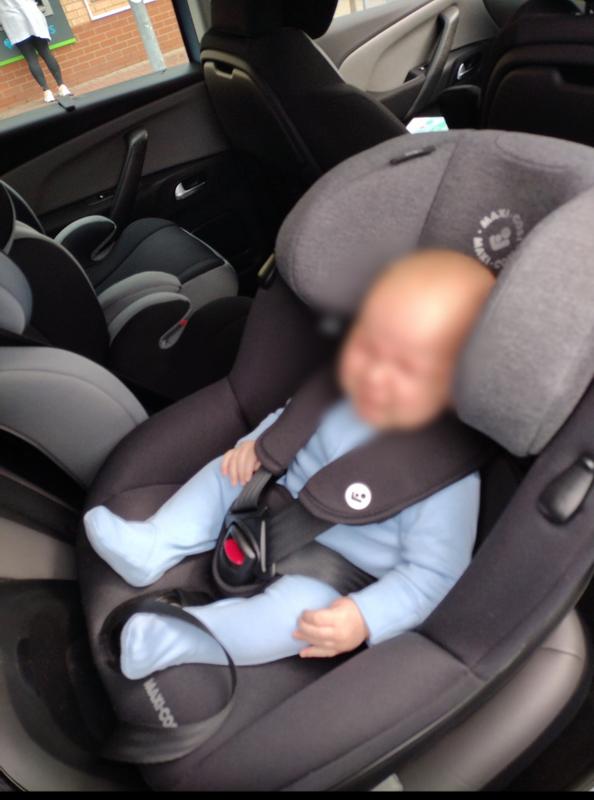 MAXI-COSI siège auto Mica i-Size, De 0 à 4 ans, Pivotant à 360°, avec base  ISOFIX, Authentic Grey - Gris Gris - Kiabi - 279.99€