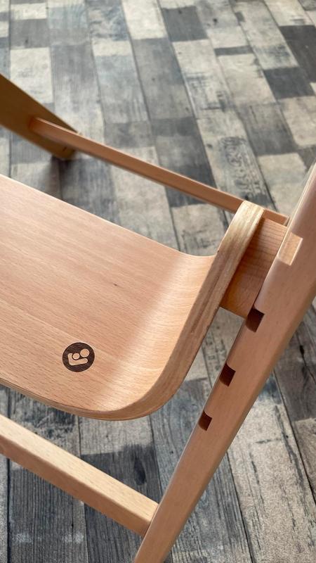 Maxi-Cosi Nesta: trona de madera reclinable para uso desde el nacimiento* a  los 99 años. *Con el kit para recién nacidos (se vende por separado).