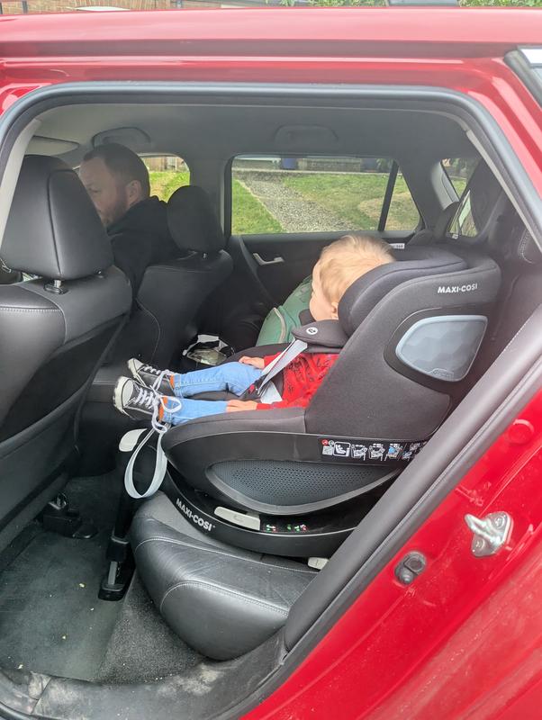 Can the maxi cosi pearl be rear facing best sale