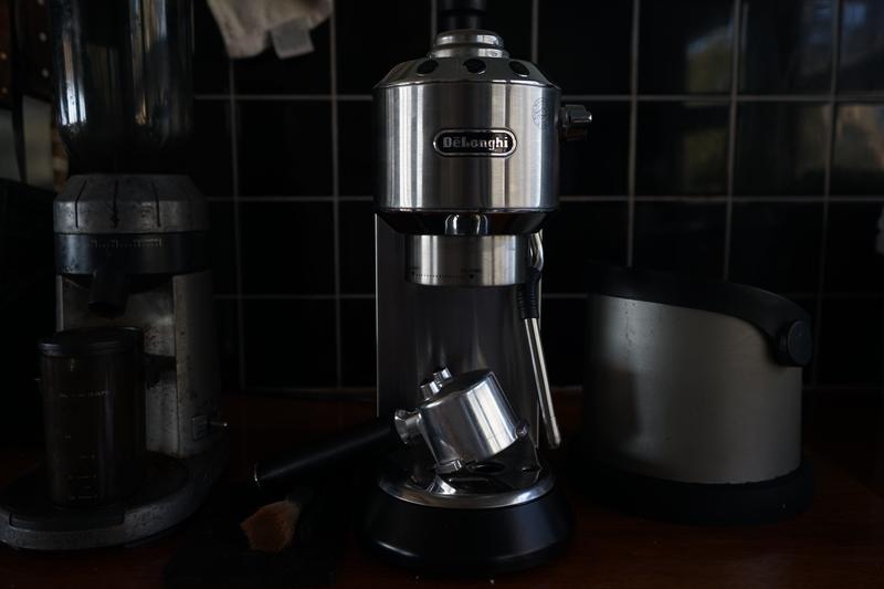 Dedica Manual Coffee Machine Black EC685.BK Dedica Metallics