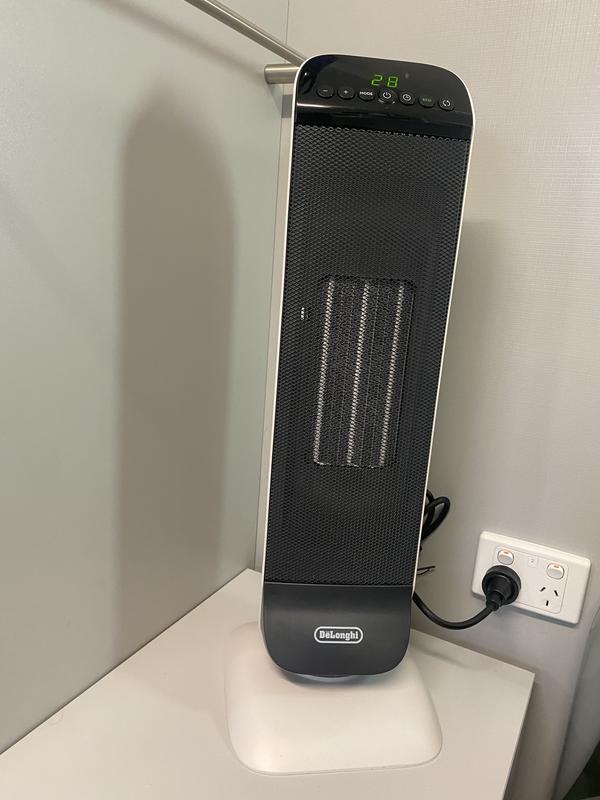 HFX65V20 Tower Ceramic Fan heater | De'Longhi AU