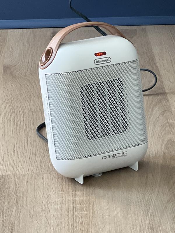 Compact Ceramic Space Heater with fan, White HFX30C15.W | De'Longhi CA