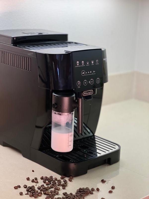 Magnifica Start Espresso Machine with Automatic Milk Frother