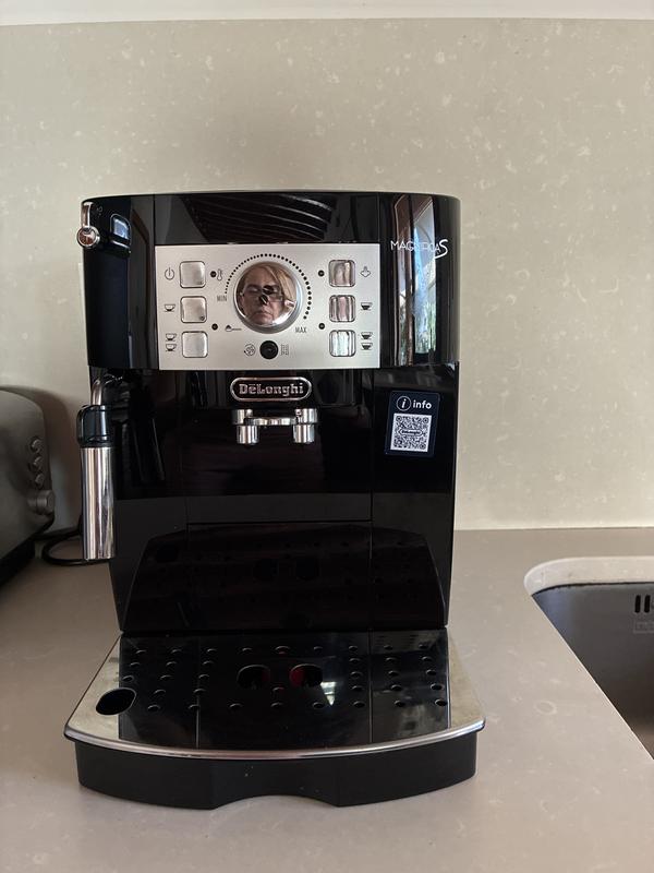 MAGNIFICA XS ECAM22110SB | De'Longhi US