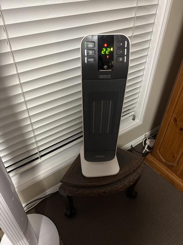 Ceramic tower heater HFX66V15C | De'Longhi US