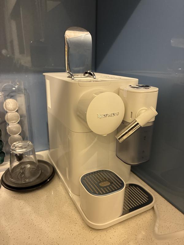 Nespresso Lattissima One, Porcelain White EN510W | De'Longhi CA