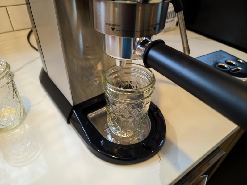 コーヒーメーカー・エスプレッソマシン DeLonghi EC680R RED Amazon | デロンギ (DeLonghi) エスプレッソ・カプチーノ