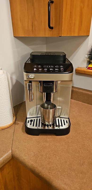 Magnifica Espresso Machine ESAM04110S | De'Longhi US