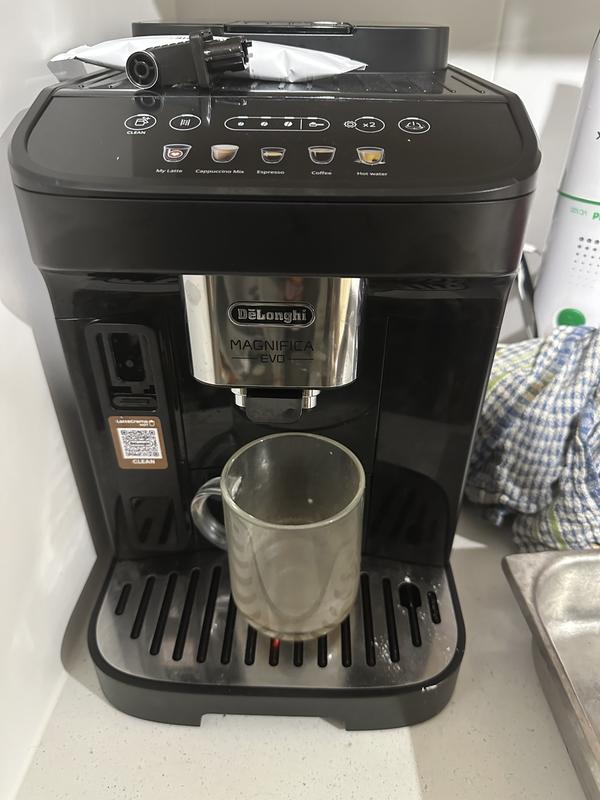De'Longhi Magnifica Evo Fully Automatic Coffee Machine in Black