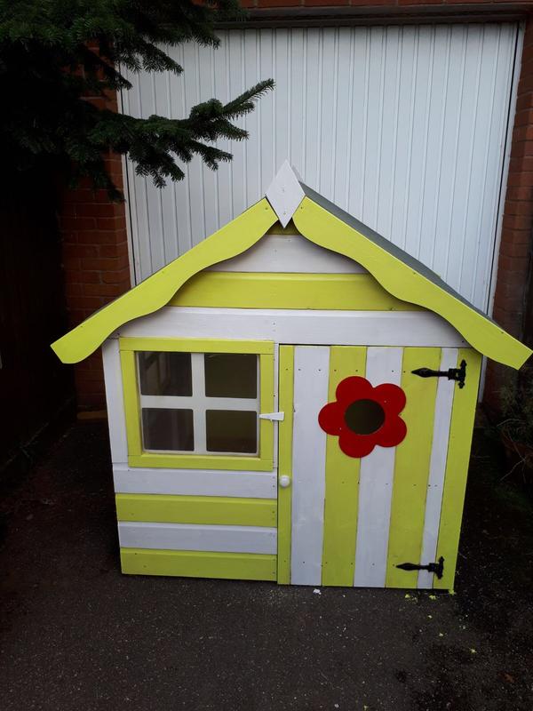 b&q playhouse plastic