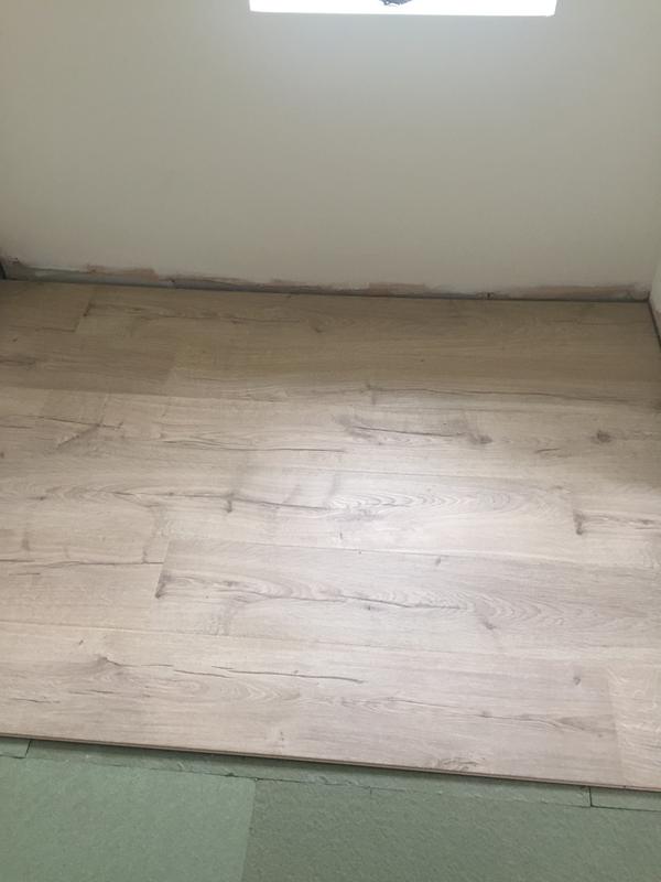 Quick Step Aquanto Natural Oak Effect Laminate Flooring 1 84m