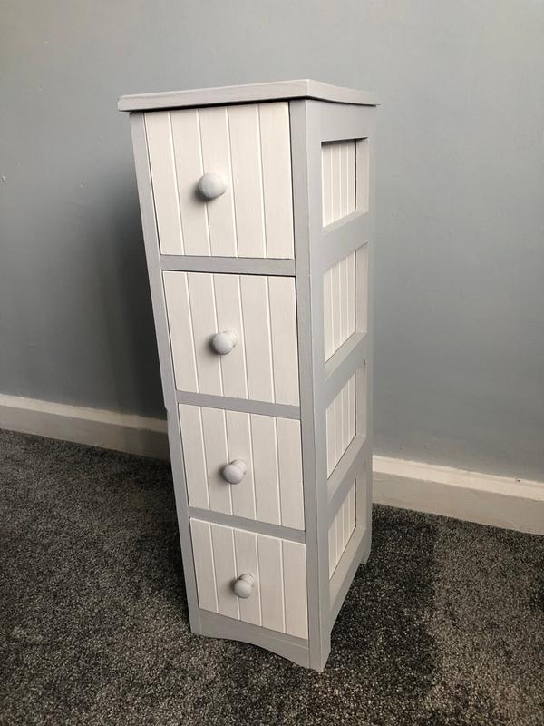 Does B Q Sell Annie Sloan Paint