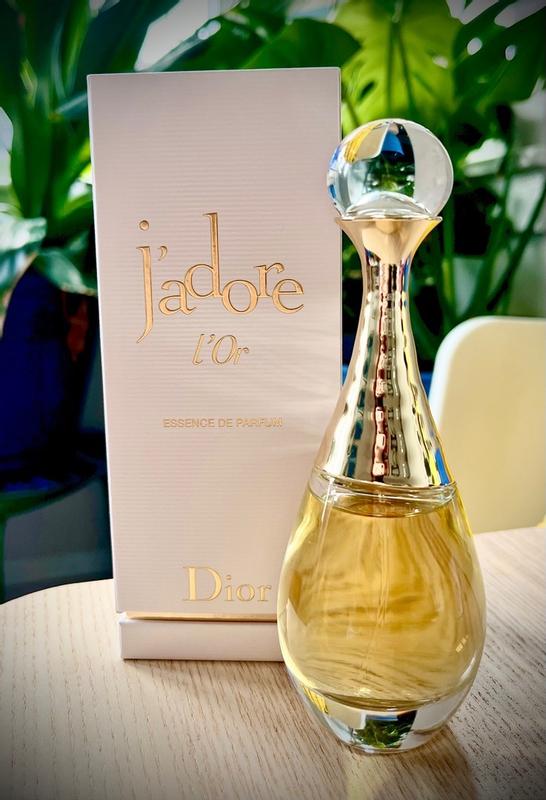 L'Or de J'adore: Perfume Essence with Intense Floral Notes