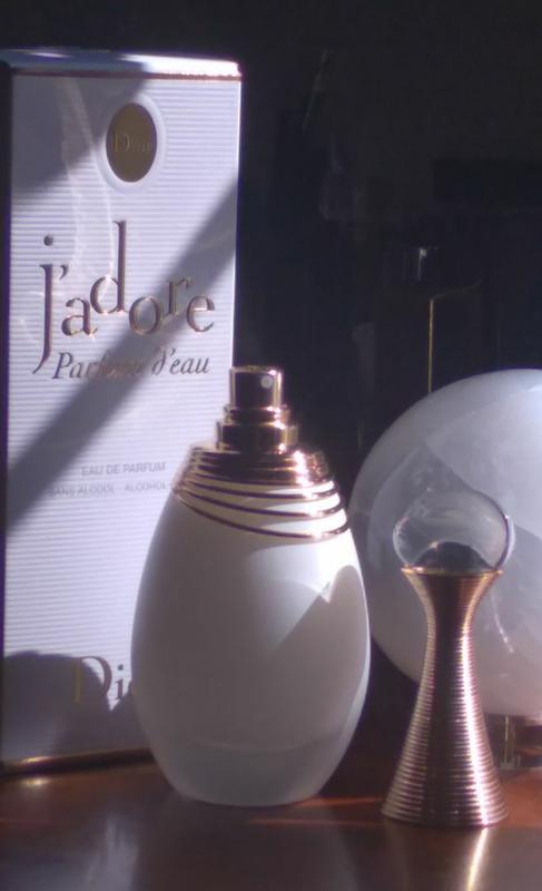 J'adore Parfum d'eau: Alcohol-Free Fragrance with Floral