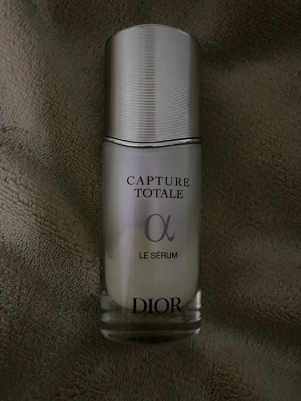 Capture Totale Le S rum Anti aging Serum for Firmness Plumpness and Radiance DIOR