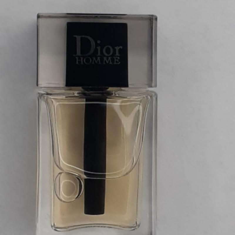 Give DIOR Homme Eau de Toilette for Men - Holiday Gift Idea | Dior US