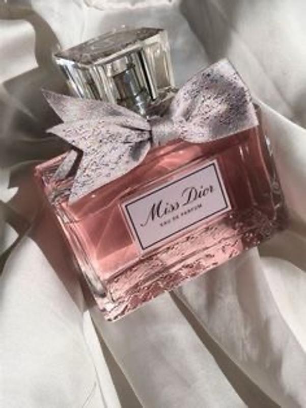 Miss Dior: the Dior Eau de Parfum with a Couture Bow | DIOR US