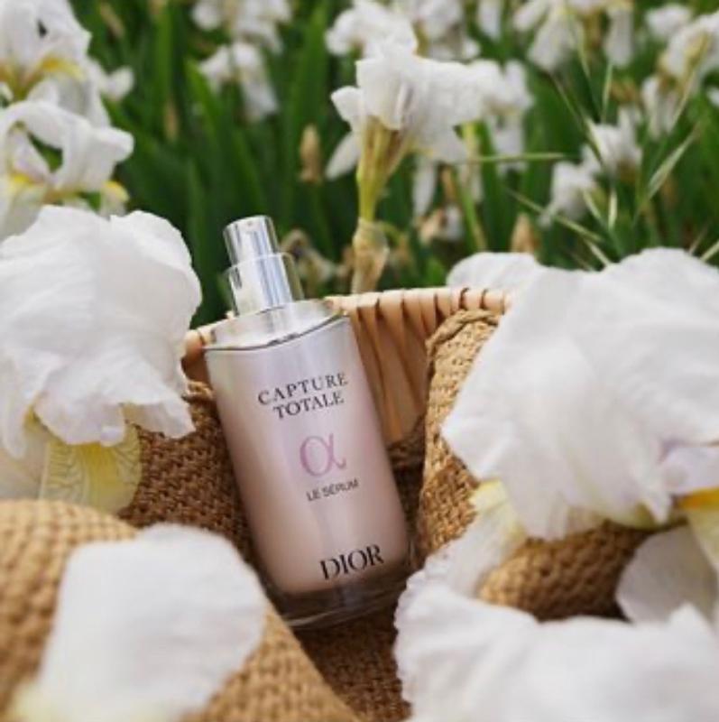 Capture Totale Le Serum Anti aging Serum for Firmness Plumpness and Radiance DIOR CA