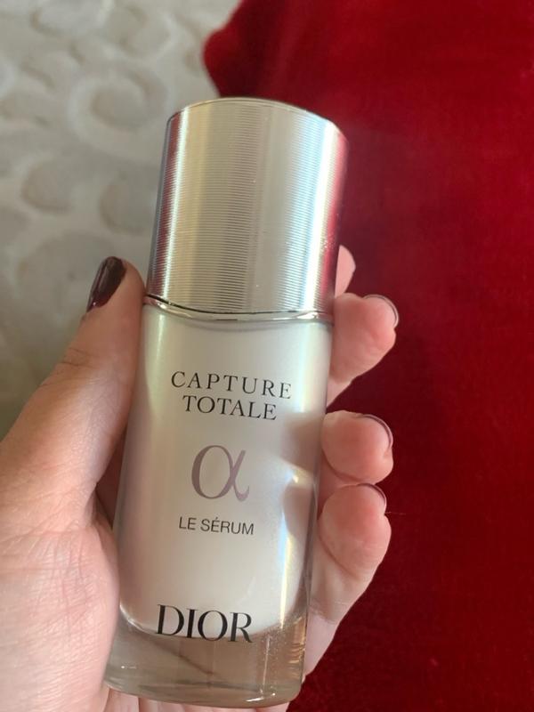 Capture Totale Le Serum Anti aging Serum for Firmness Plumpness and Radiance DIOR CA