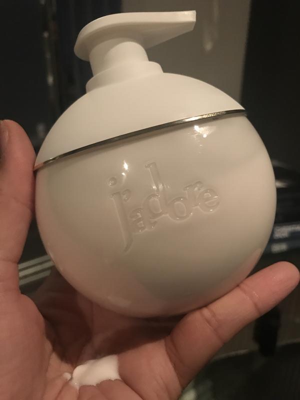 J'adore Les Adorables Body Milk: Hydrating Body Milk | DIOR CA J'adore Les Adorables Body Milk: Hydrating Body Milk | DIOR CA
