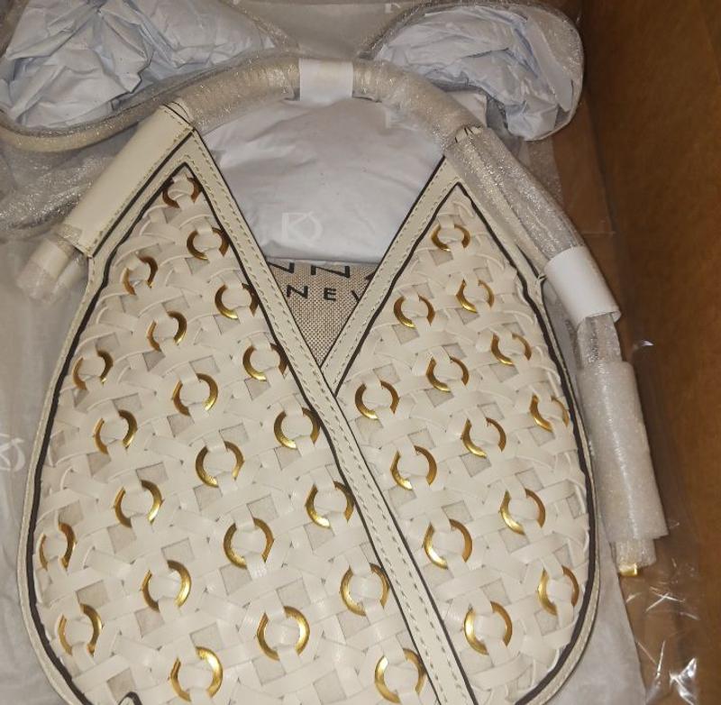 Review Thumbnail Image 0 376606483