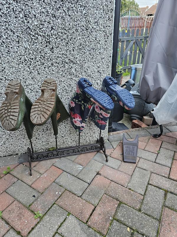 Outdoor discount welly rack