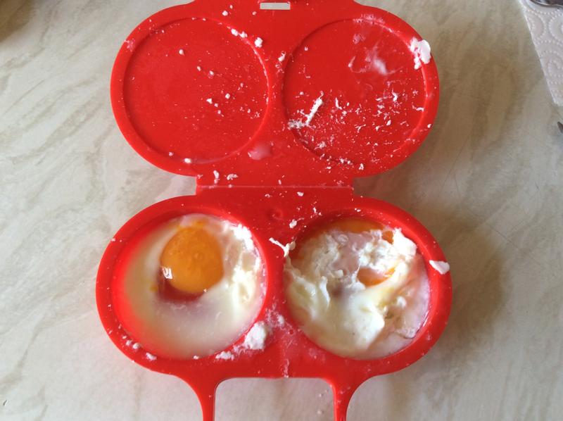Red good2heat Microwave 2 Egg Poacher