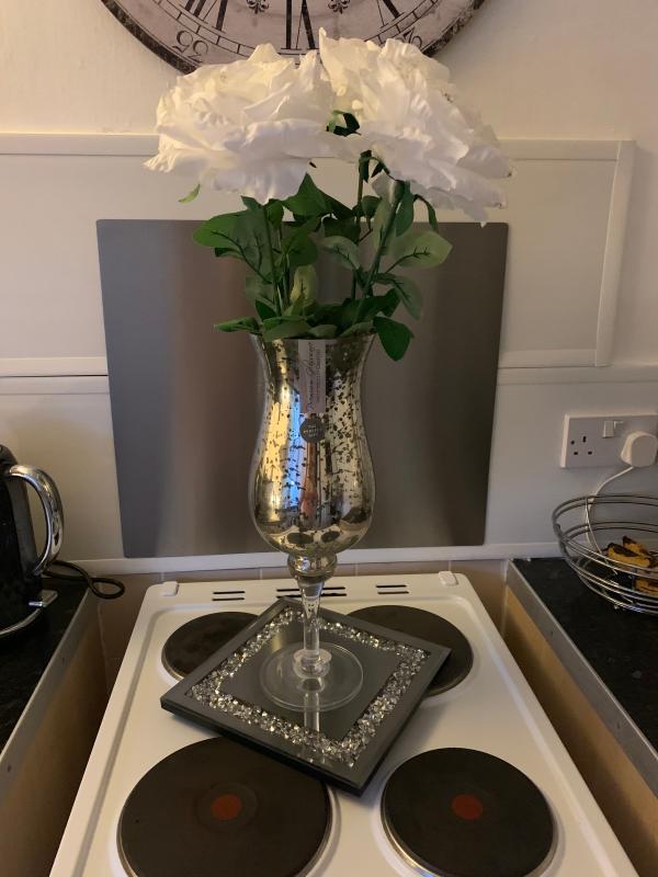 New Naturals Mottled Glass Hurricane Vase ct r