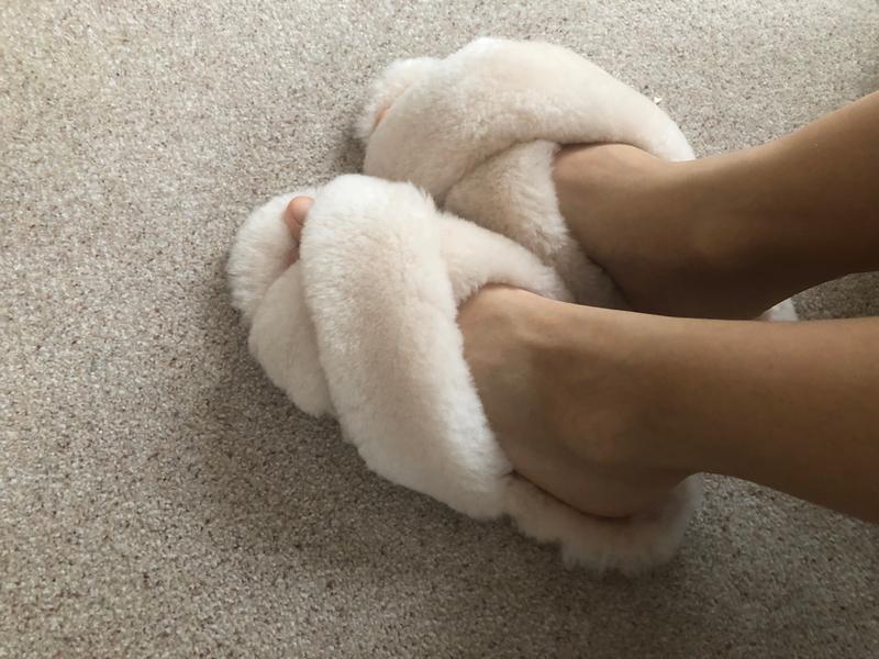 fluffy crossover slippers