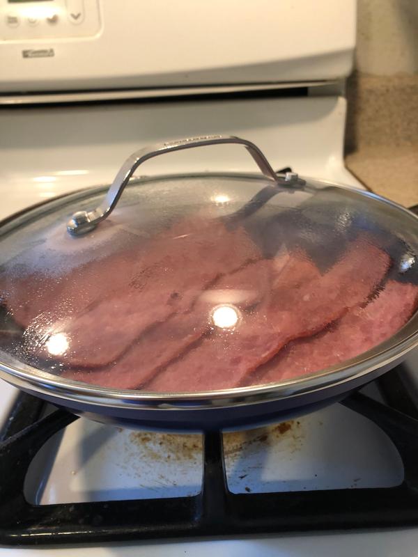 Lid fits tight, no over flow