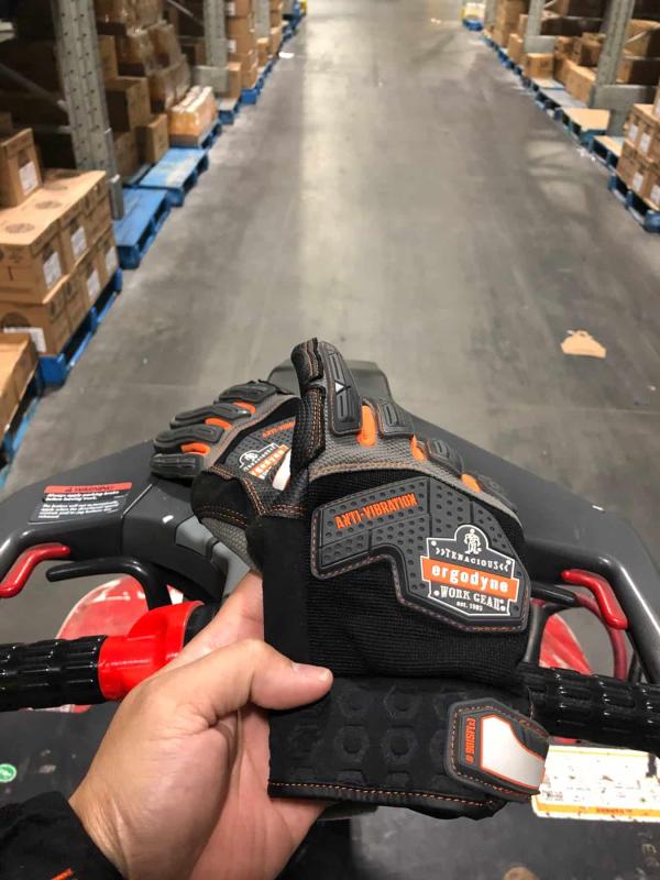 Sturdy and very nimble gloves.