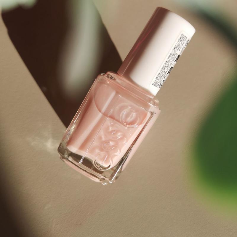 sugar daddy essie Farblack & in schimmerndem Nude-Ton Nagellack - transparentem, 