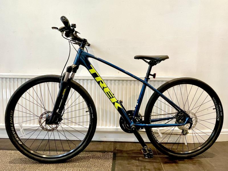 Trek Dual Sport 2 Hybrid Bike