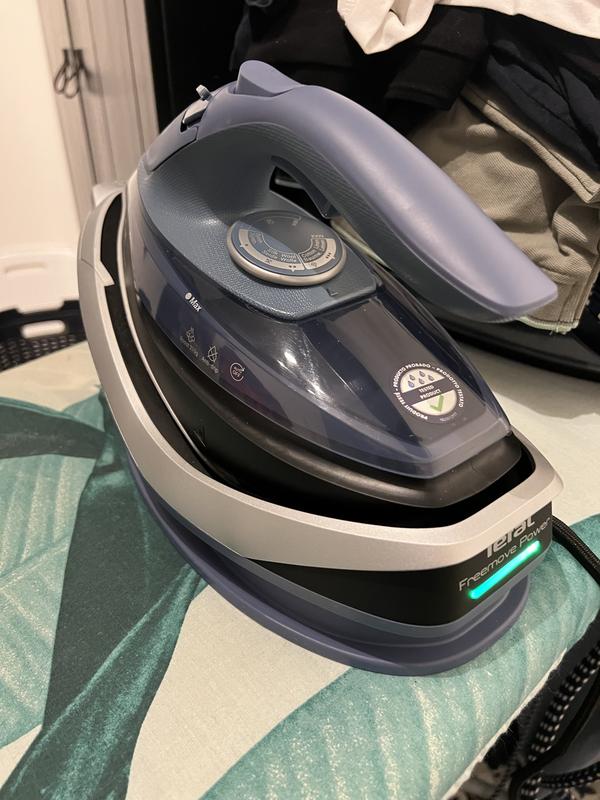 Tefal FV6670 Freemove Power draadloos stoomstrijkijzer, efficiënt, snelle opwarmtijd, lichtgewicht