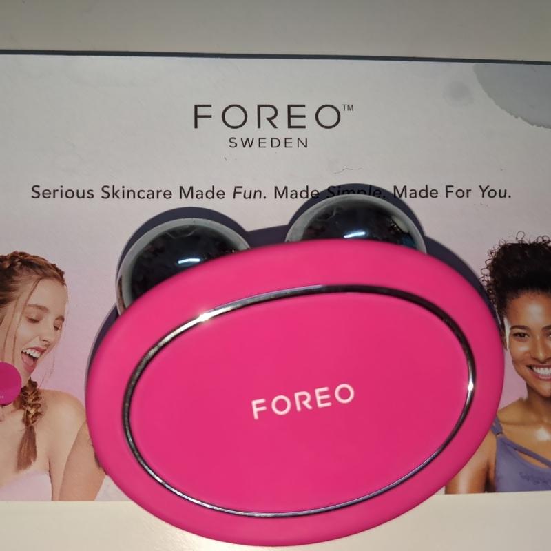 FOREO BEAR™ | マイクロカレントデバイス | 生体を傷つけない瞬間 