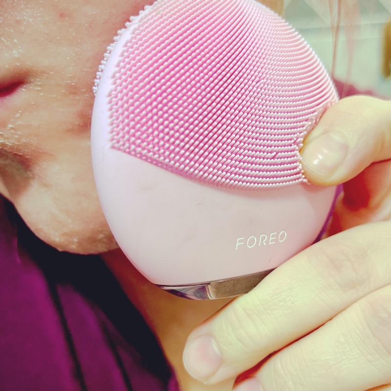 FOREO LUNA™ mini 3 | Compact Facial Cleansing Brush